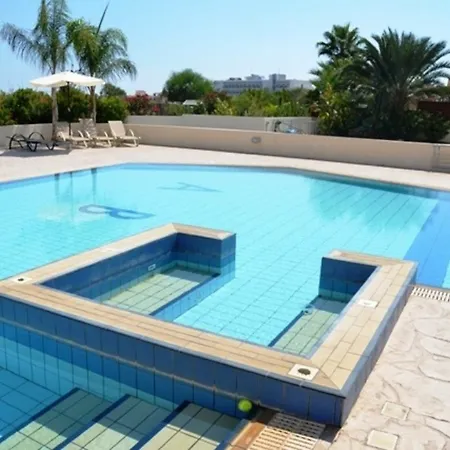 Palm And Appartement Pernera